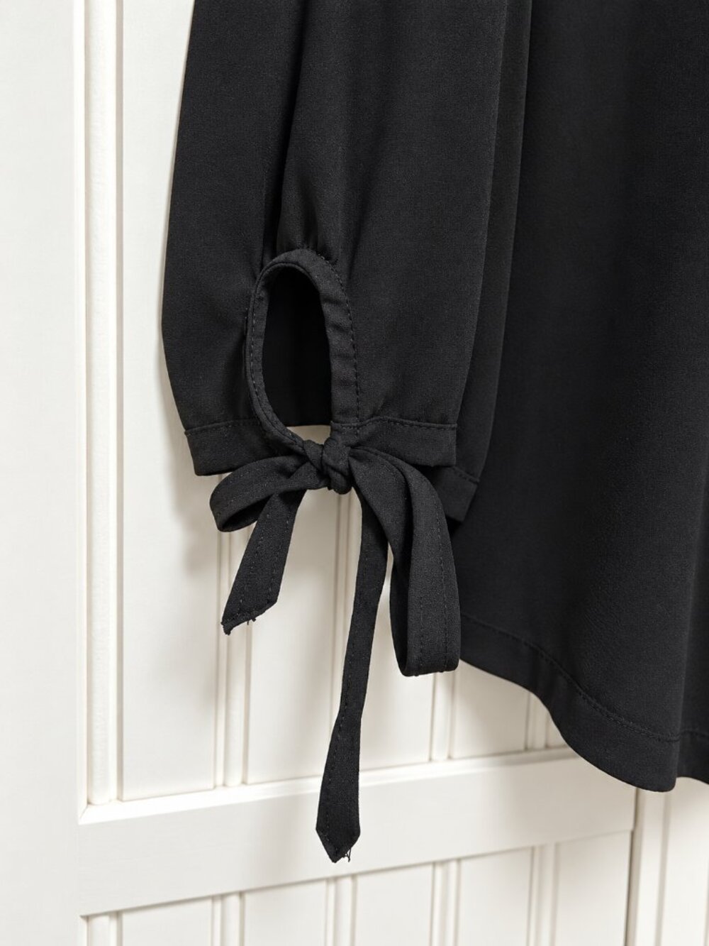 LUSH Black V-Neck Tie Sleeve High Low Blouse Size Large - Picture 2 of 4